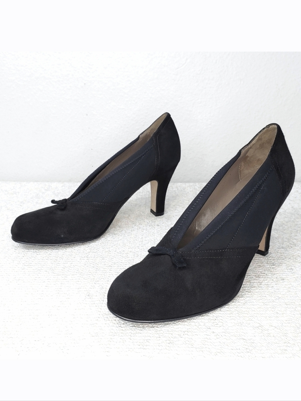 ANYI LU Heart Pumps Black Suede Heels US 10.5